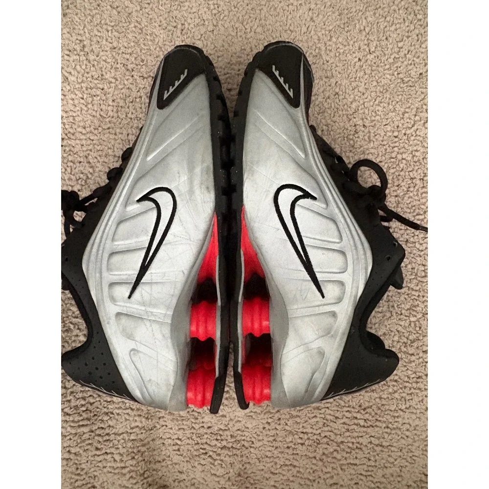 Nike Shox R4 GS Metallic Silver Black Red Kids Sneakers CW2626-005 Size 7Y